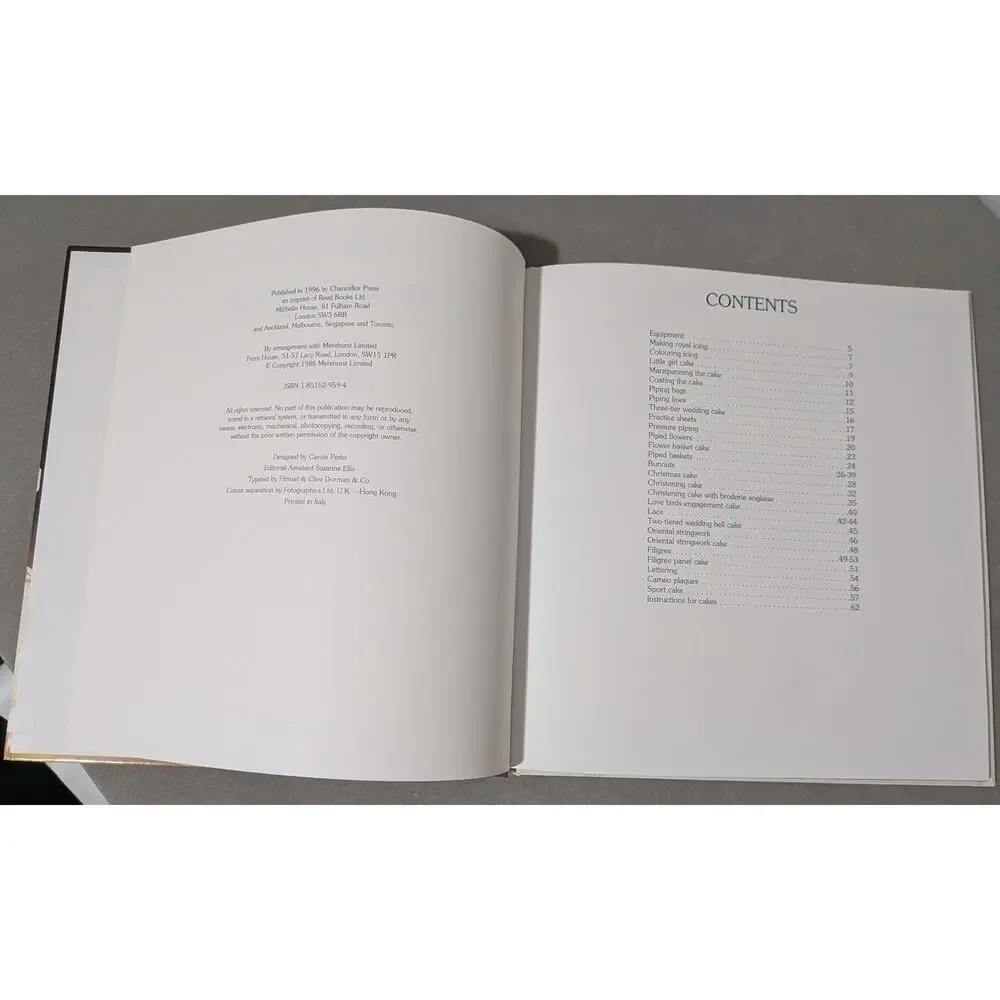 The Art of Sugarcraft: Royal Icing Hardcover Book – Brenda Purton (1996)